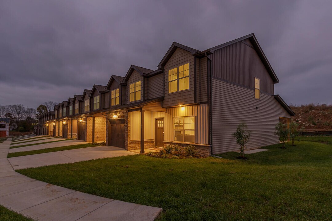 124 Copperfield Wy in Frankfort, KY - Building Photo