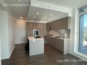 3833 Evergreen Pl in Burnaby, BC - Building Photo - Building Photo