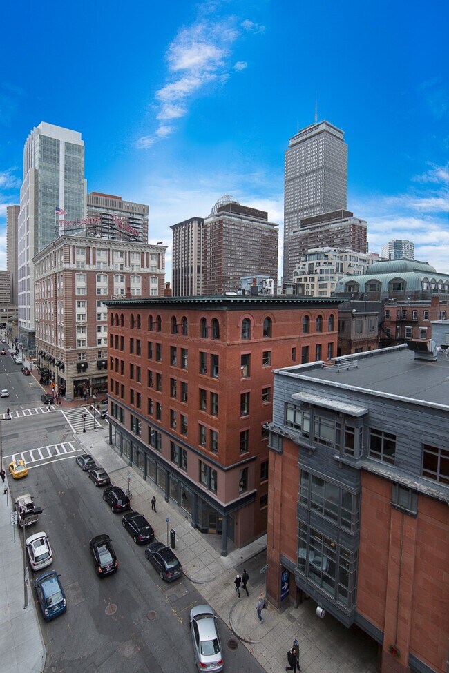 26 Exeter St, Unit 412 in Boston, MA - Building Photo - Building Photo