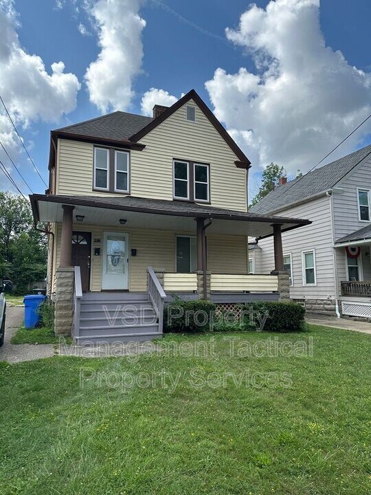 4413 Woburn Ave in Cleveland, OH - Building Photo