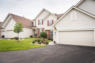 14 Hidden Harbor Way in Webster, NY - Building Photo - Building Photo