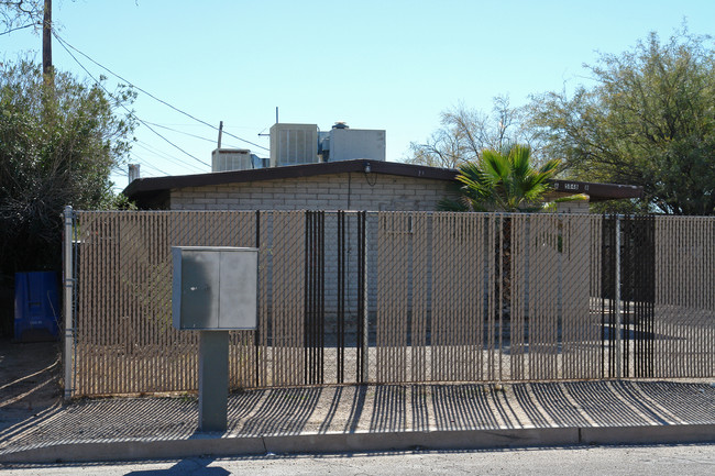 5848-5850 E 23rd St in Tucson, AZ - Building Photo - Building Photo