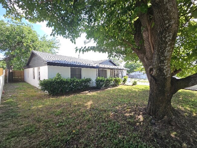 548 Highfall Dr in Dallas, TX - Building Photo - Building Photo