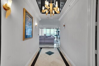 6001 N Ocean Dr in Hollywood, FL - Foto de edificio - Building Photo