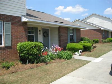 Woodland Terrace in Waynesboro, GA - Building Photo