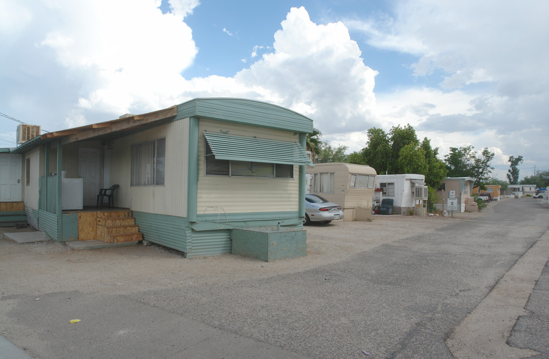 Mobile Home Park in Tucson, AZ - Building Photo