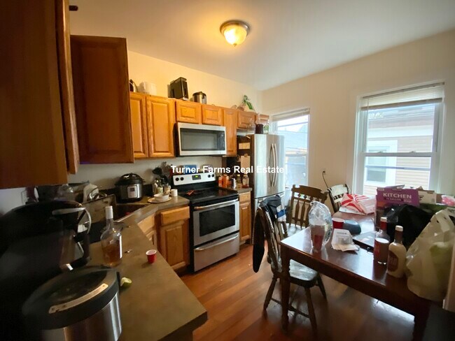 10 Folsom St, Unit 1 Folsom- unit 3 in Boston, MA - Building Photo - Building Photo