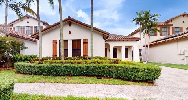 4046 NW 85th Ave in Pembroke Pines, FL - Building Photo - Building Photo