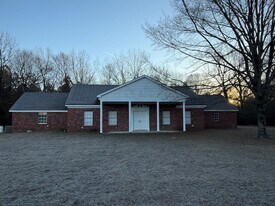 996 Stage Rd in Senatobia, MS - Building Photo