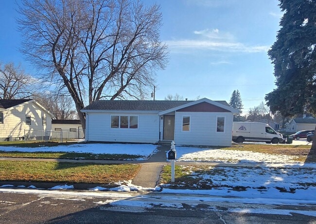 property at 1113 Grant Ave