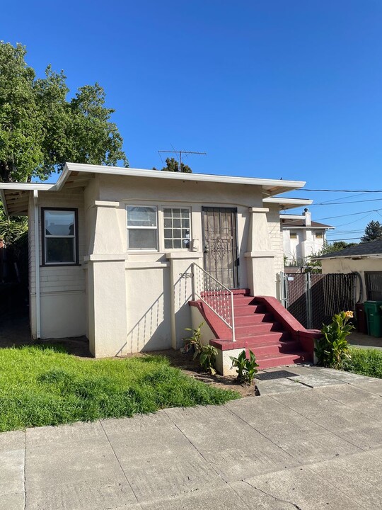 3550 Maple Ave in Oakland, CA - Foto de edificio