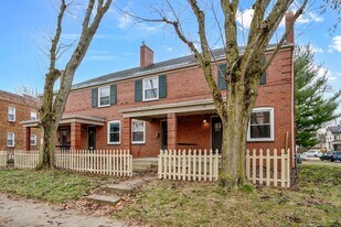 109 E Arcadia Ave in Columbus, OH - Building Photo