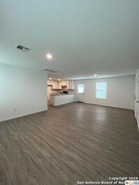 13819 Llama Pl photo'