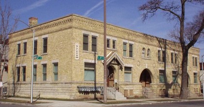 Walker Row in Milwaukee, WI - Foto de edificio - Building Photo