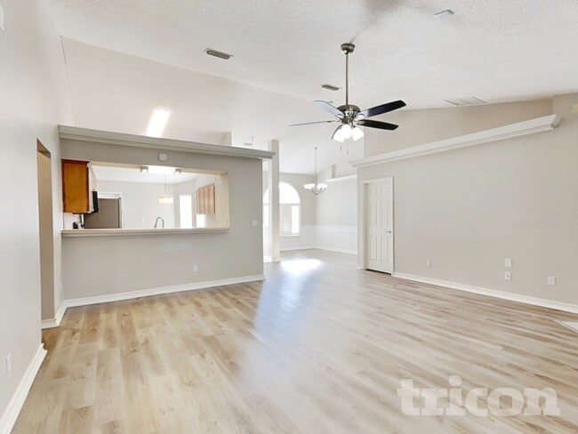 2968 Majestic Oaks Ln in Green Cove Springs, FL - Building Photo - Building Photo