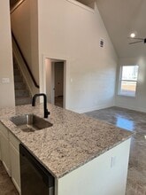 166 Big Horn Dr in Bridgeport, TX - Foto de edificio - Building Photo