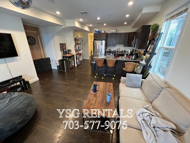 192 Hillside St, Unit 1 in Boston, MA - Foto de edificio - Building Photo