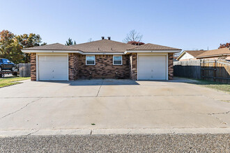 8214 Vernon Ave in Lubbock, TX - Building Photo - Building Photo