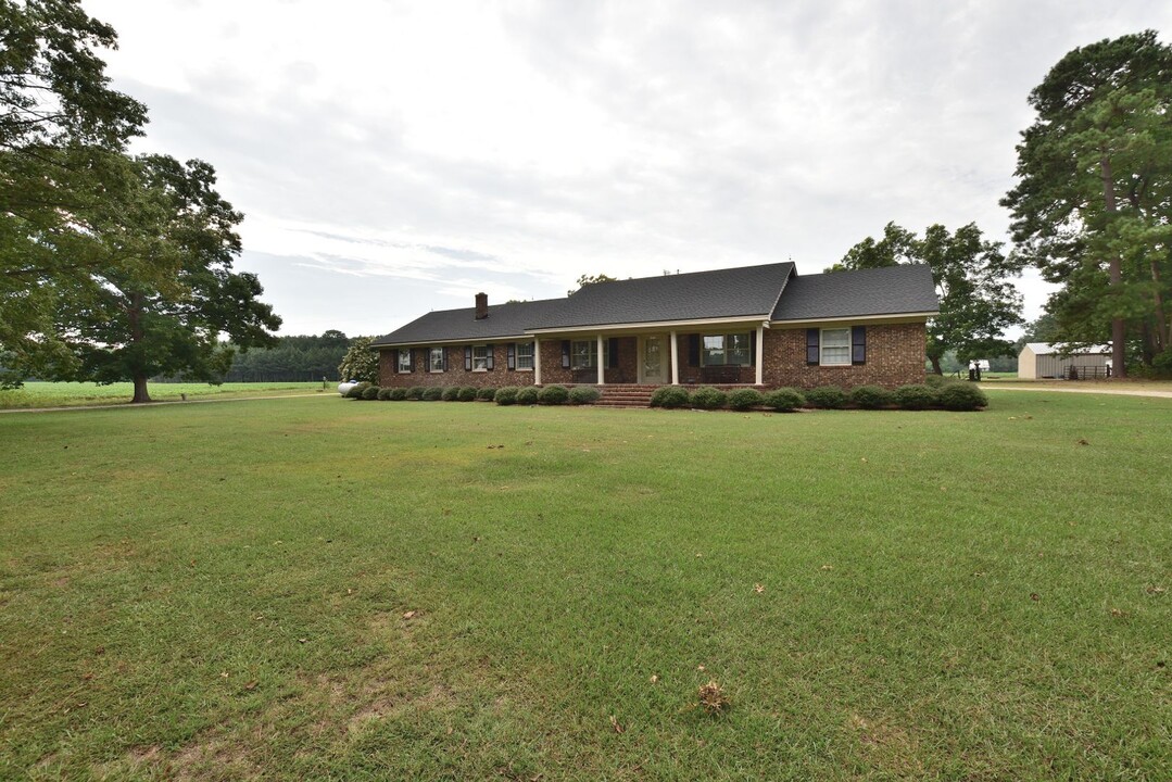 7827 Mill Branch Rd in Rocky Mount, NC - Building Photo