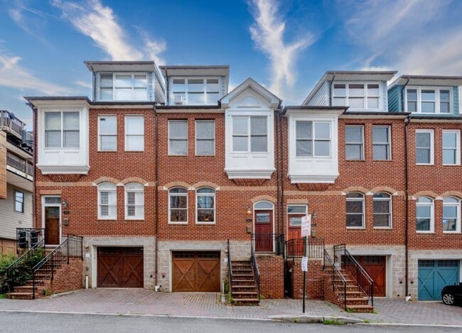 property at 1011 S Decker Ave