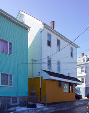 362 5th St in Fall River, MA - Building Photo - Building Photo