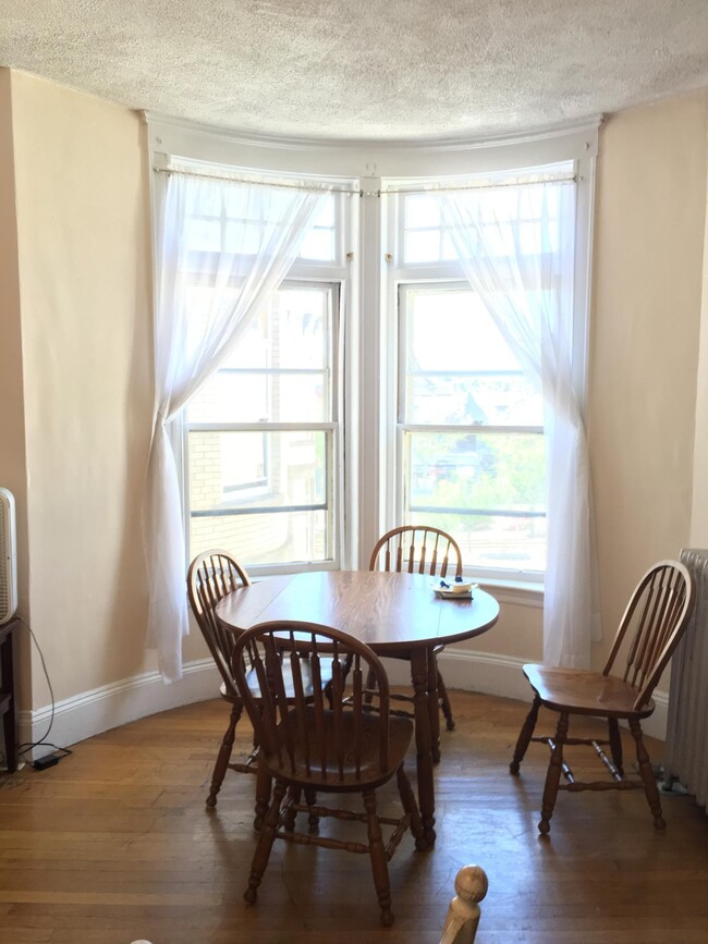 1679 Beacon St, Unit 4 BED Brookline