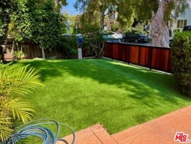 1115 S La Peer Dr in Los Angeles, CA - Building Photo - Building Photo