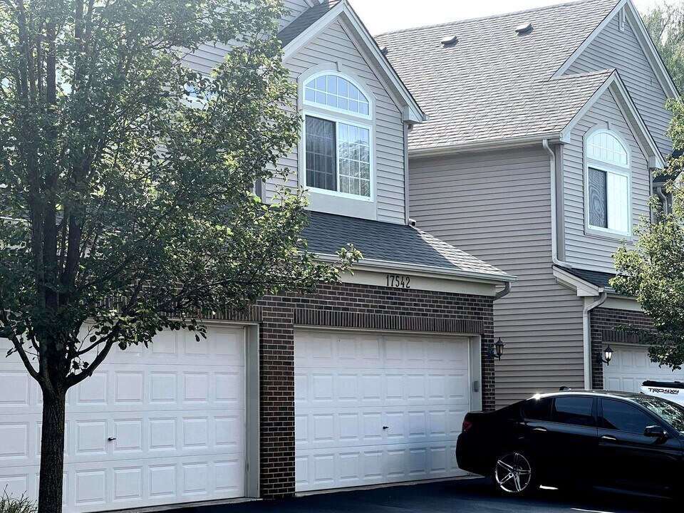 17542 Gilbert Dr in Lockport, IL - Building Photo