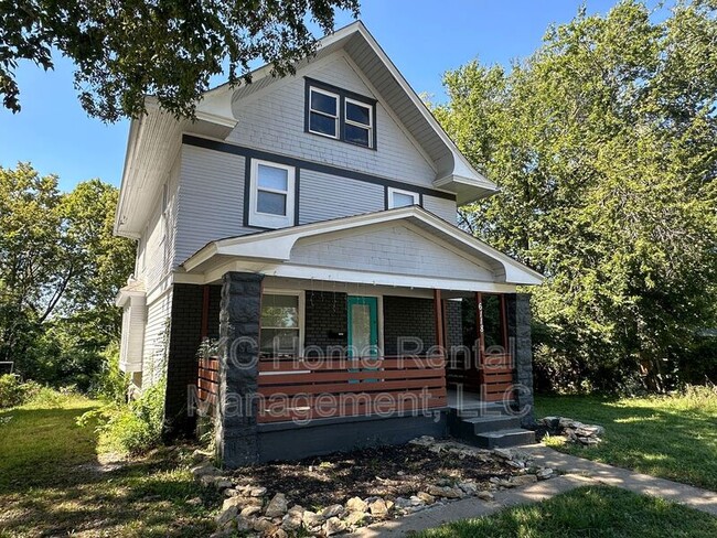 6118 S Benton Ave in Kansas City, MO - Building Photo - Building Photo