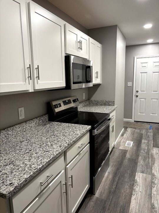 3604 SW Skyline Pkwy in Topeka, KS - Building Photo