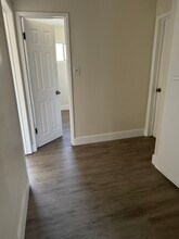 212 N Santa Fe Ave, Unit 4 in Compton, CA - Building Photo - Building Photo