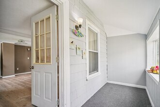 27 Gilbert Ave in Bloomfield, CT - Building Photo - Building Photo