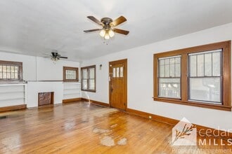 130 S Charles St in Wichita, KS - Foto de edificio - Building Photo