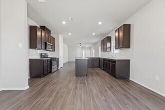 186 Porcupine Ln in San Antonio, TX - Building Photo - Building Photo