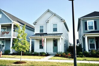 832 Edgerton Dr in Wilmington, NC - Building Photo - Building Photo