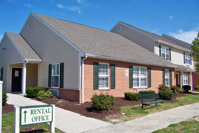 Greenbrier Courts Apartments in Snow Hill, MD - Building Photo - Building Photo