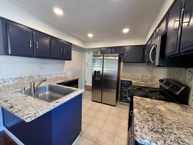 1140 Waterton Ln