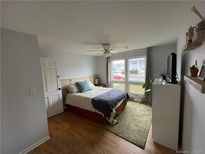 49 Carriage Path S in Milford, CT - Building Photo - Building Photo