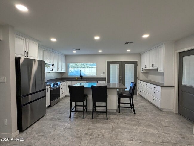 property at 4140 W Paradise Dr