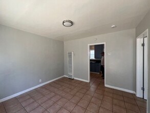 2728 Orchard Pl in South Gate, CA - Building Photo - Building Photo