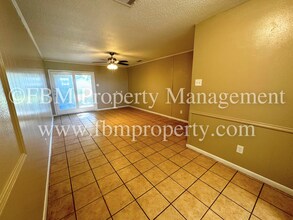 126 Valleyglen Dr-Unit -126 in Desoto, TX - Building Photo - Building Photo