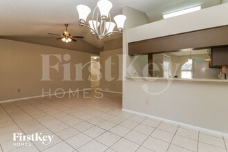 1423 Mohrlake Dr in Brandon, FL - Building Photo - Building Photo