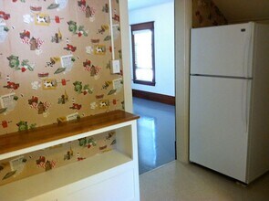 2500 Fuller Ave NE in Grand Rapids, MI - Building Photo - Building Photo