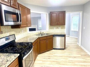 8055 S Bay Ct in Riverdale, GA - Building Photo - Building Photo