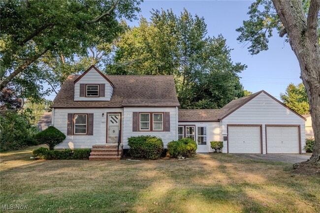 property at 997 Mohegan Trl