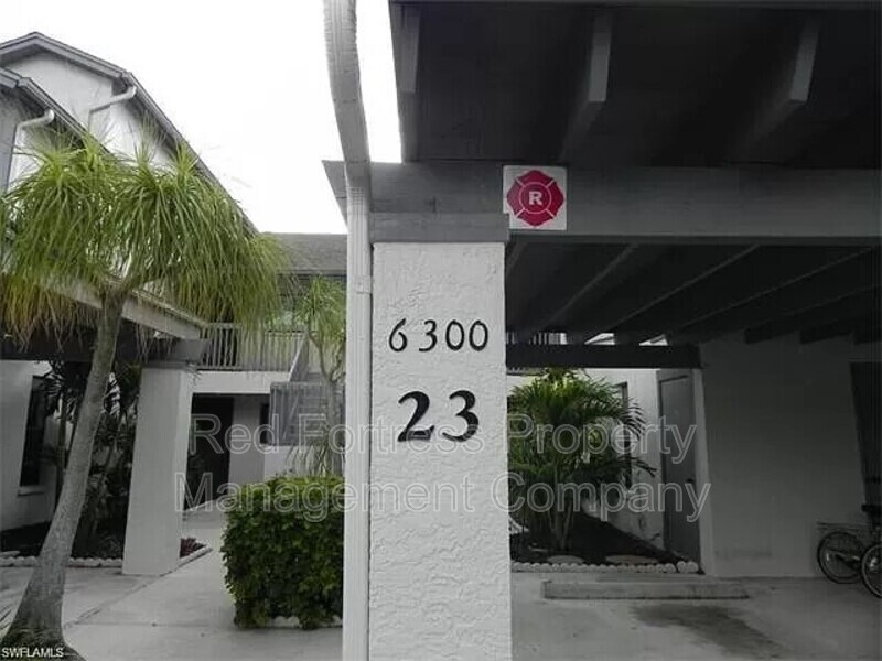 6300 Sugar Bush in Ft. Myers, FL - Building Photo