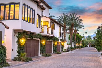 233 Calle La Soledad in Palm Springs, CA - Building Photo - Building Photo