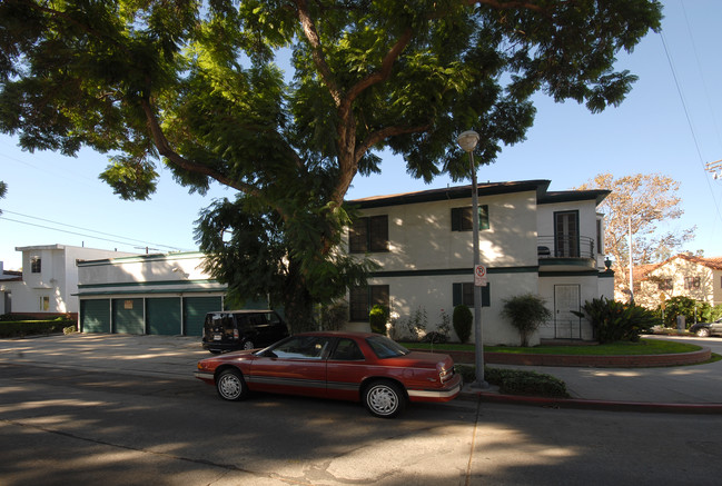 4302 Garthwaite in Los Angeles, CA - Building Photo - Building Photo