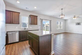 322 Bountiful Dr in Moncks Corner, SC - Building Photo - Building Photo