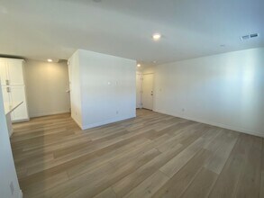 10713 Norfolk Vw in Las Vegas, NV - Building Photo - Building Photo